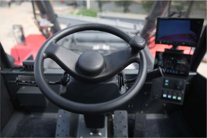 socma reach stacker cabin