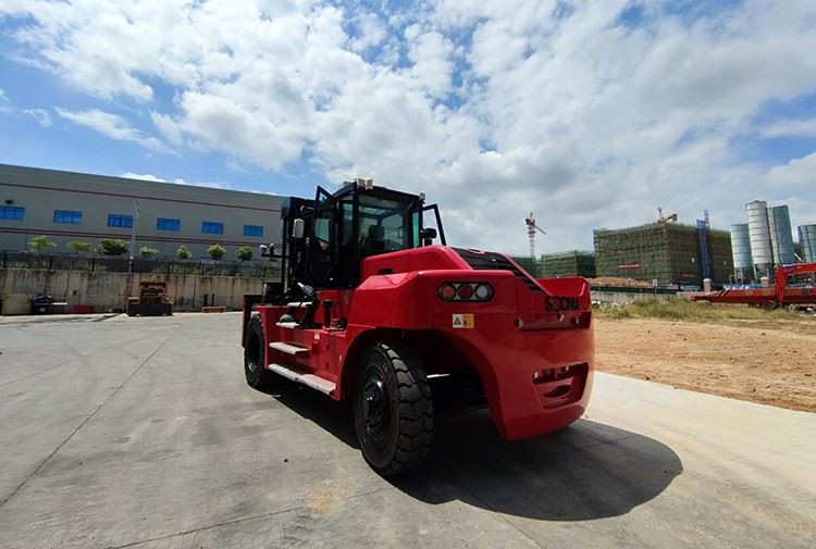 SOCMA Heavy Equipment 15t Forklift For Port SOCMA Heavy Equipment 15t Forklift For Port