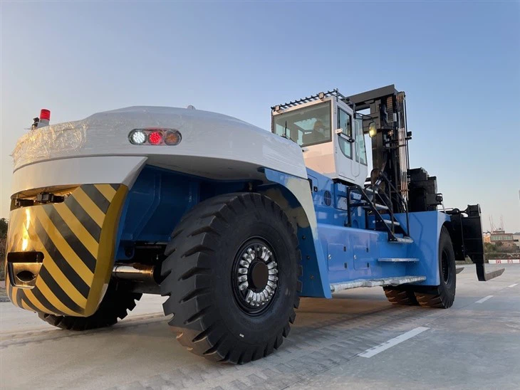 SOCMA Heavy Duty Forklift 50 Ton 50t For Port Steel Industry