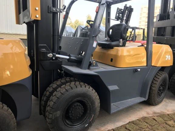 7 Ton Forklift Diesel Engine Work For Heavy Duty Logistics Center And Rental
