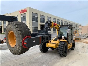 3.5トンテレハンドラー付属のトライハンドリングクランプ